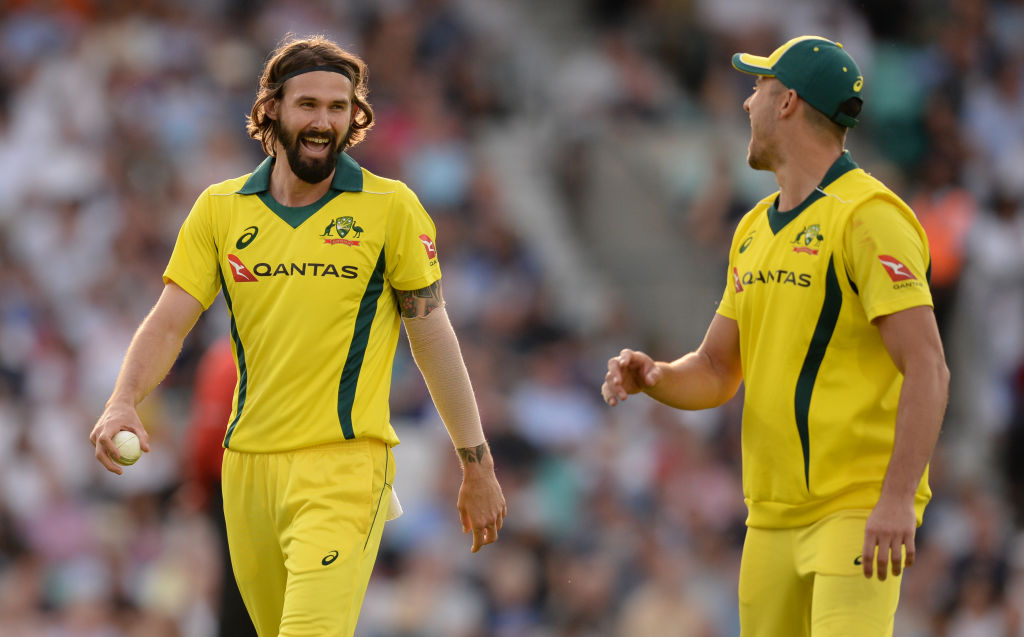VIDEO | Aaron Finch goes for horrendous review even though bowler decides not to appeal