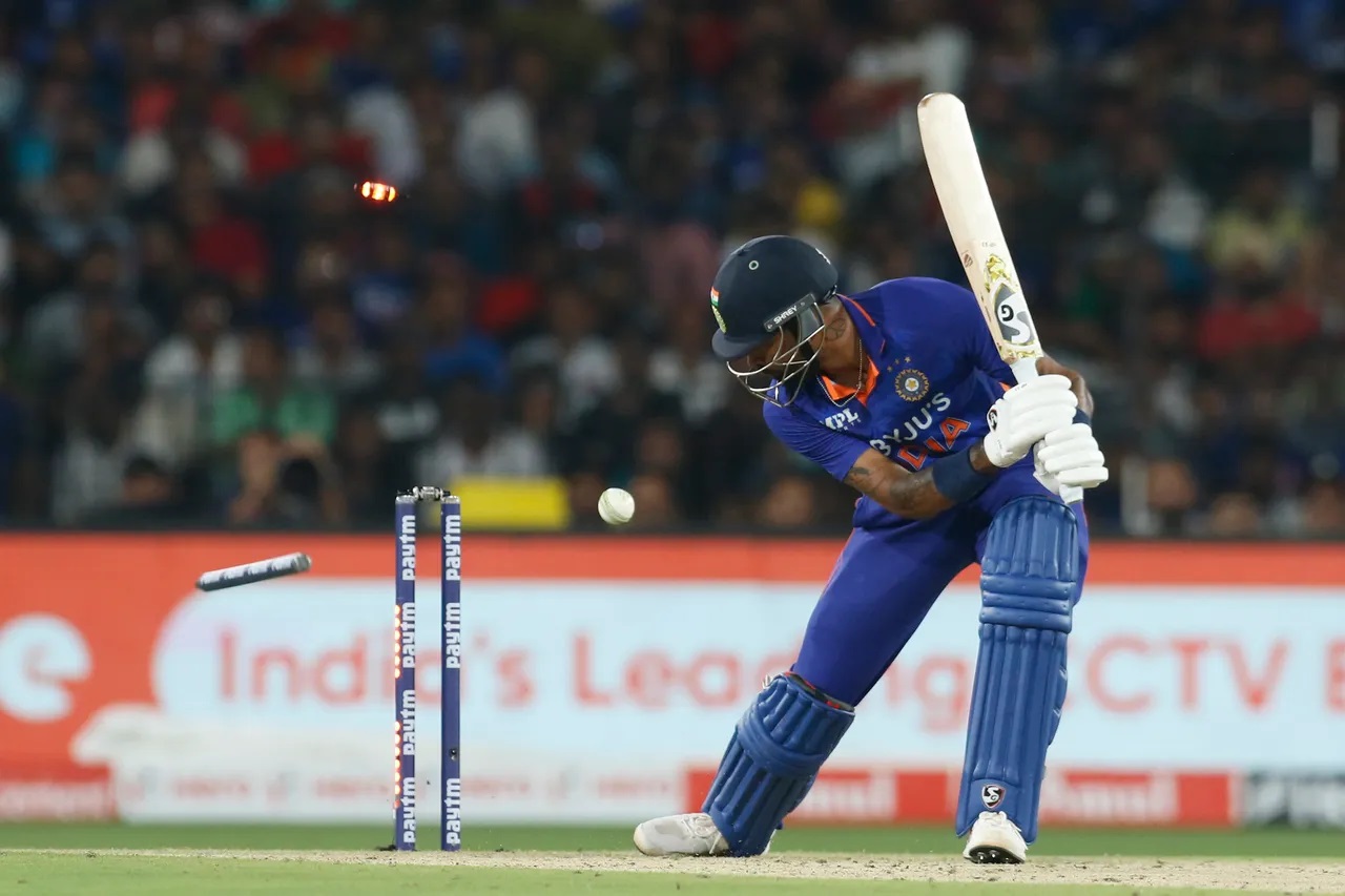 Wayne Parnell dismissed Hardik Pandya for 9.