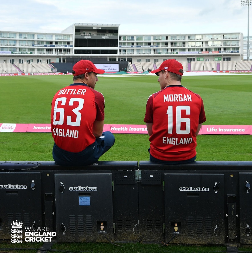 Jos Buttler and Eoin Morgan having a chat.