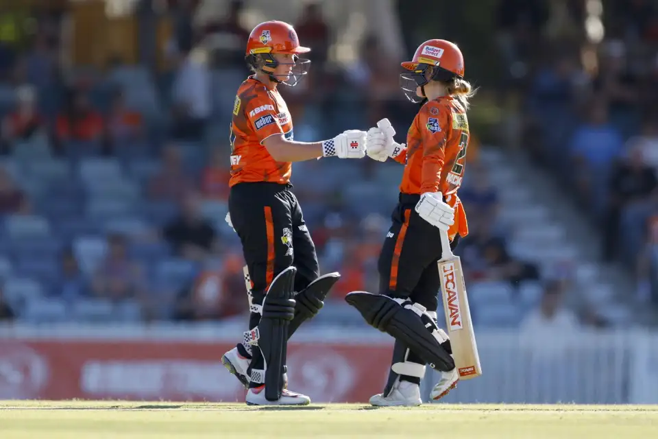 Katie Mack and Beth Mooney put together a 107-run opening stand to set-up a comfortable Perth Scorchers victory against Melbourne Stars in the WBBL Knockout at the WACA on Tuesday