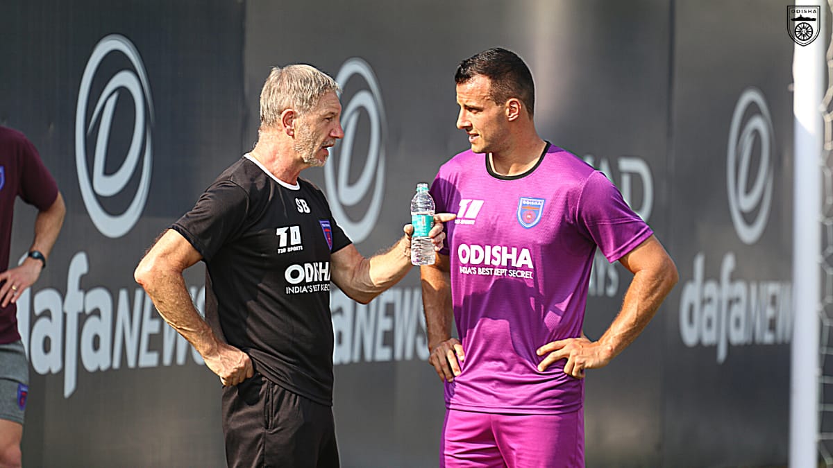 Stuart Baxter (left) was appointed as the head coach of Odisha FC prior to the season