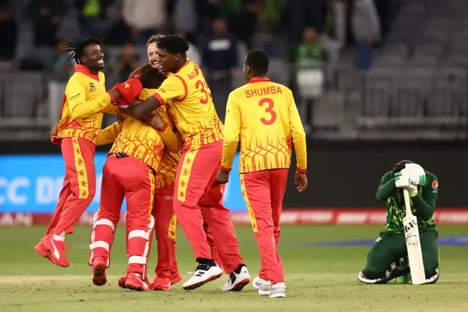 Zimbabwe defeated Pakistan by 1 run.